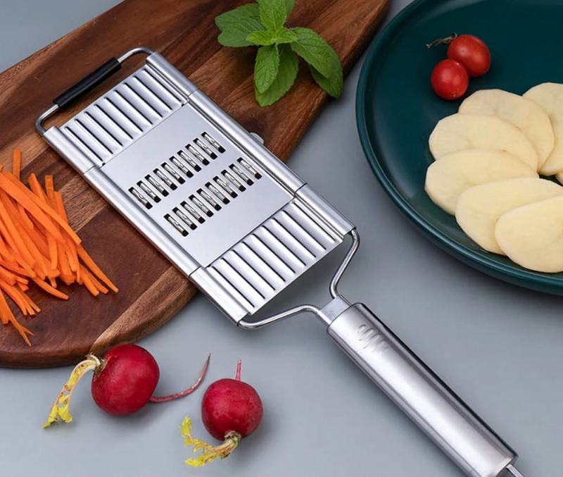 🔥 COMPRE 1 E LEVE 2! 🔥 Ralador Multiuso Inox + 4 Lâminas + Brinde Grátis!